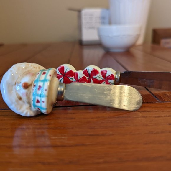 Bundle of 2 Holiday Butter/Cheese Stainless Steel Spreaders Snowman & Peppermint - Picture 2 of 8
